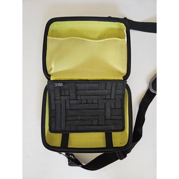 Cocoon 11" Netbook Case Includes Grid-IT!® Accessory Organizer (High-Rise) Gray - Picture 4 of 6